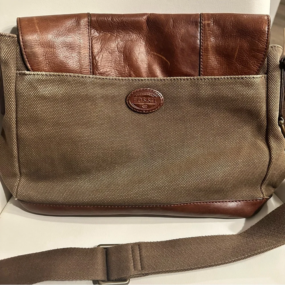 👜 Fossil Canvas & Leather Messenger Bag — Vintage Style Crossbody Laptop Satchel